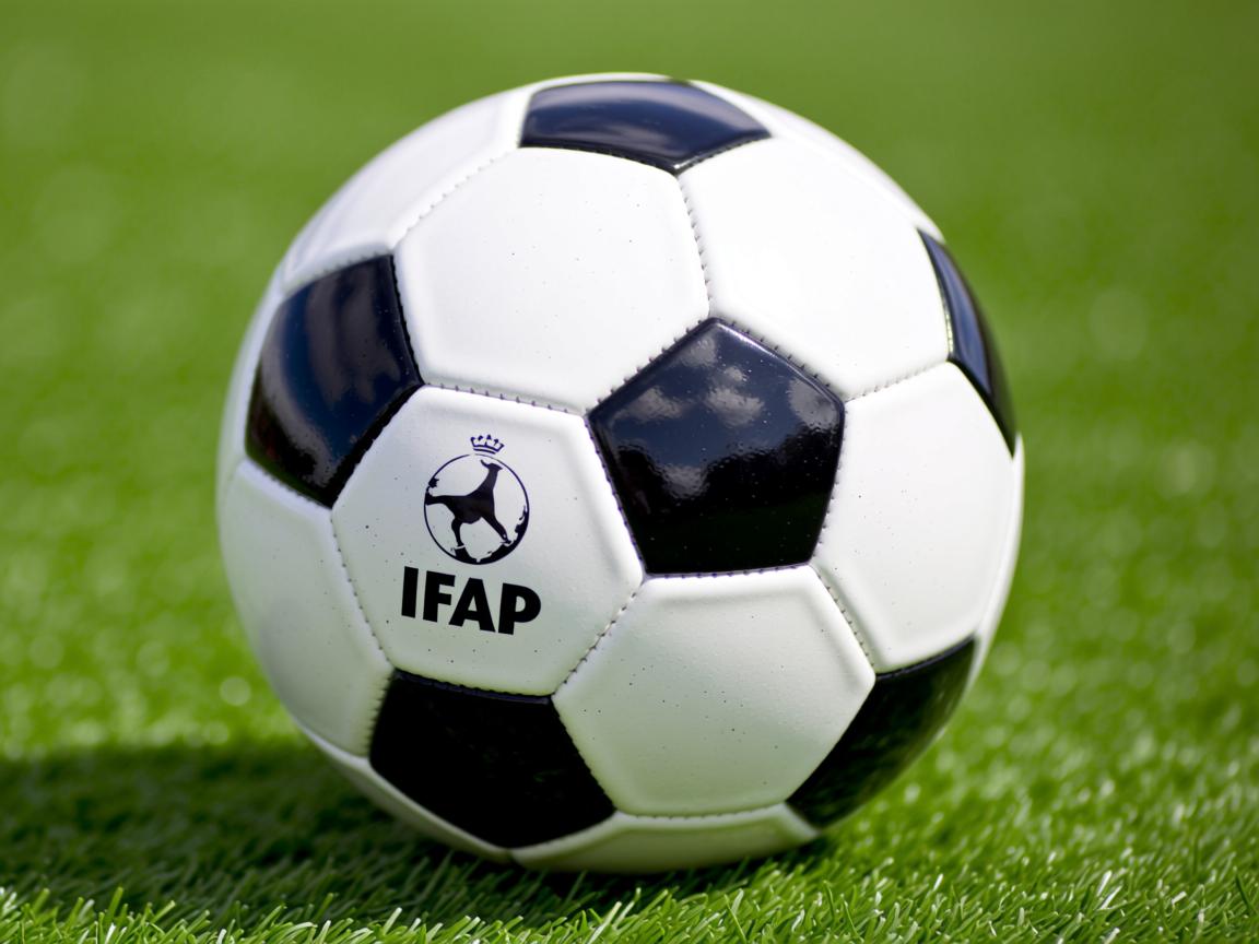 开云体育入口-国家队中锋体系为何难以接轨现代打法，中锋队员  第2张